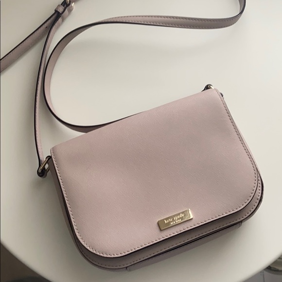 kate spade Handbags - Kate Spade Nude Crossbody (excellent condition)
